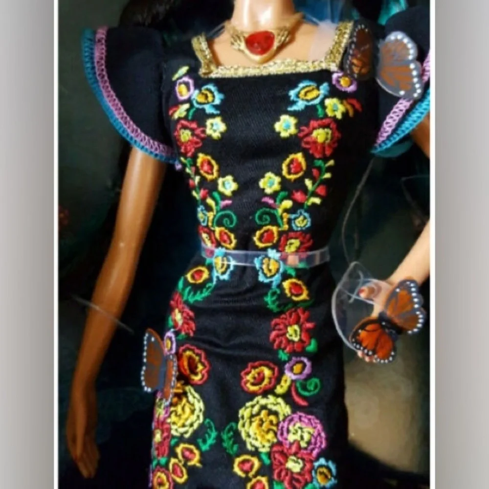 -SEALED- 2019 DIA DE MUERTOS BLACK LABEL SIGNATURE BARBIE - RARE MINT CONDITION! - Picture 4 of 16